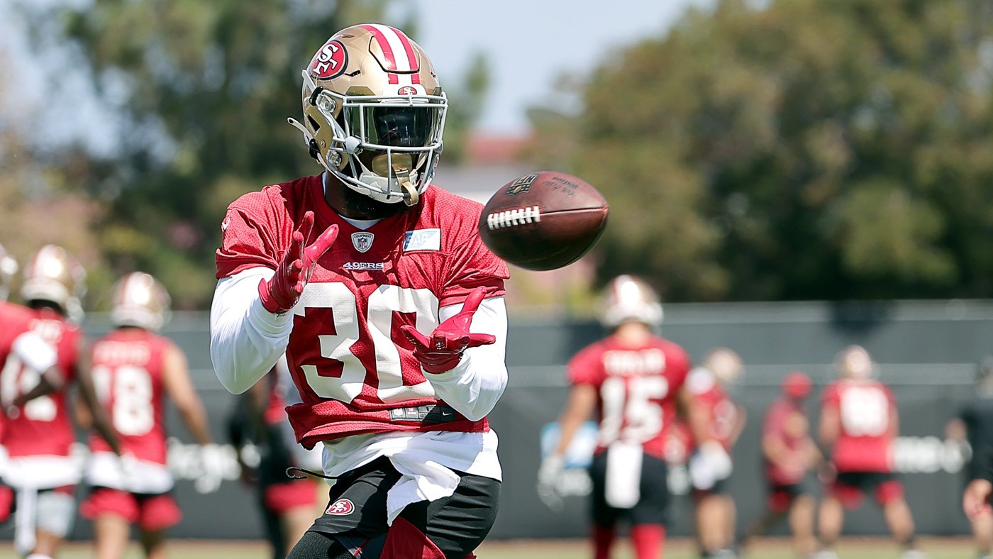 49ers RB Jeff Wilson Jr. Expected To Play Vs. Patriots, Per Schefter ...